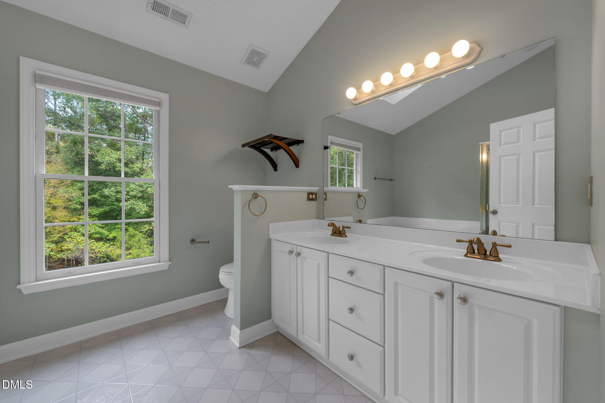 16 Quail Hunt Circle