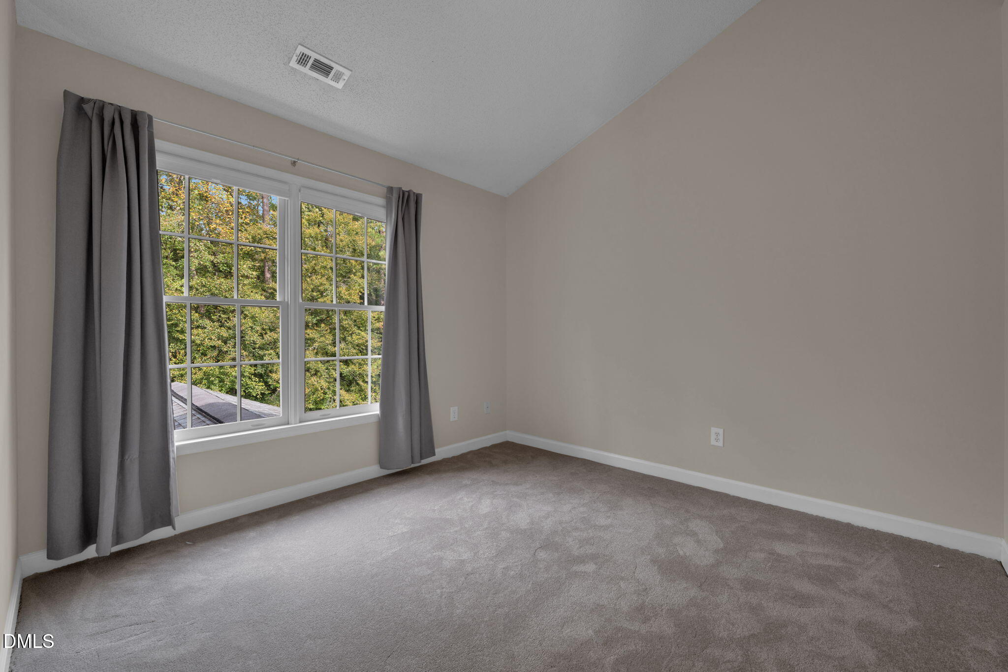 16 Quail Hunt Circle