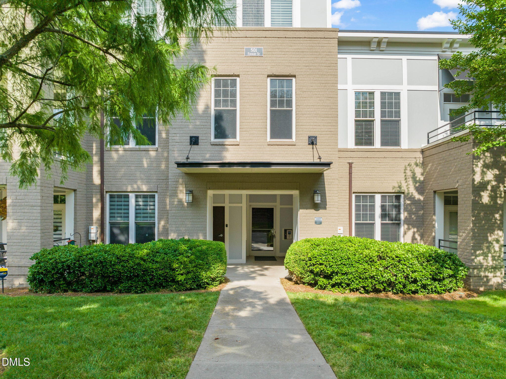 501 Finsbury Street # 204