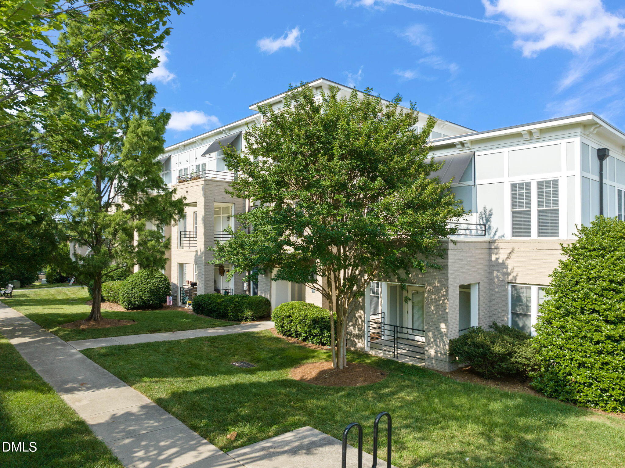 501 Finsbury Street # 204