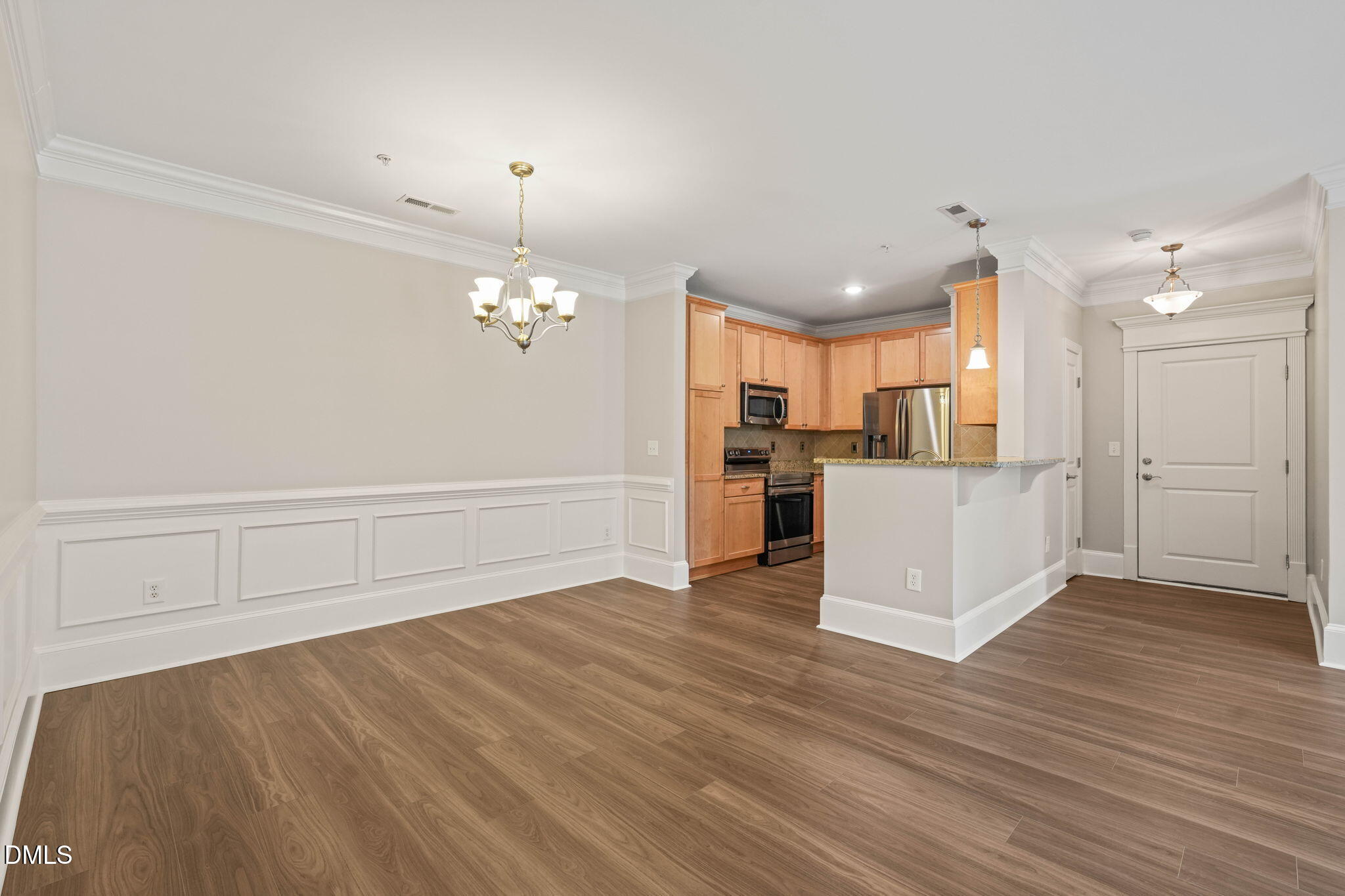 501 Finsbury Street # 204