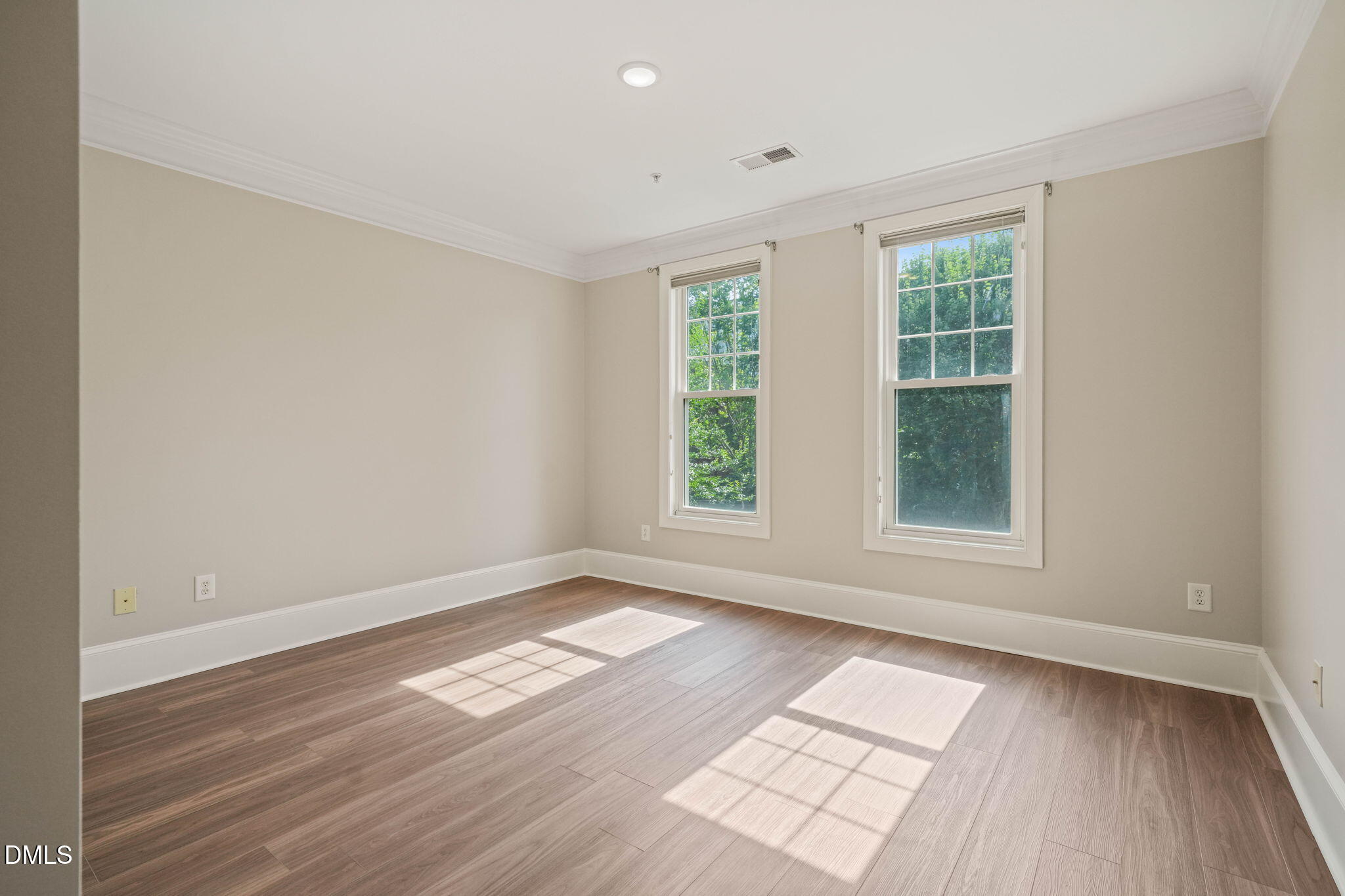 501 Finsbury Street # 204