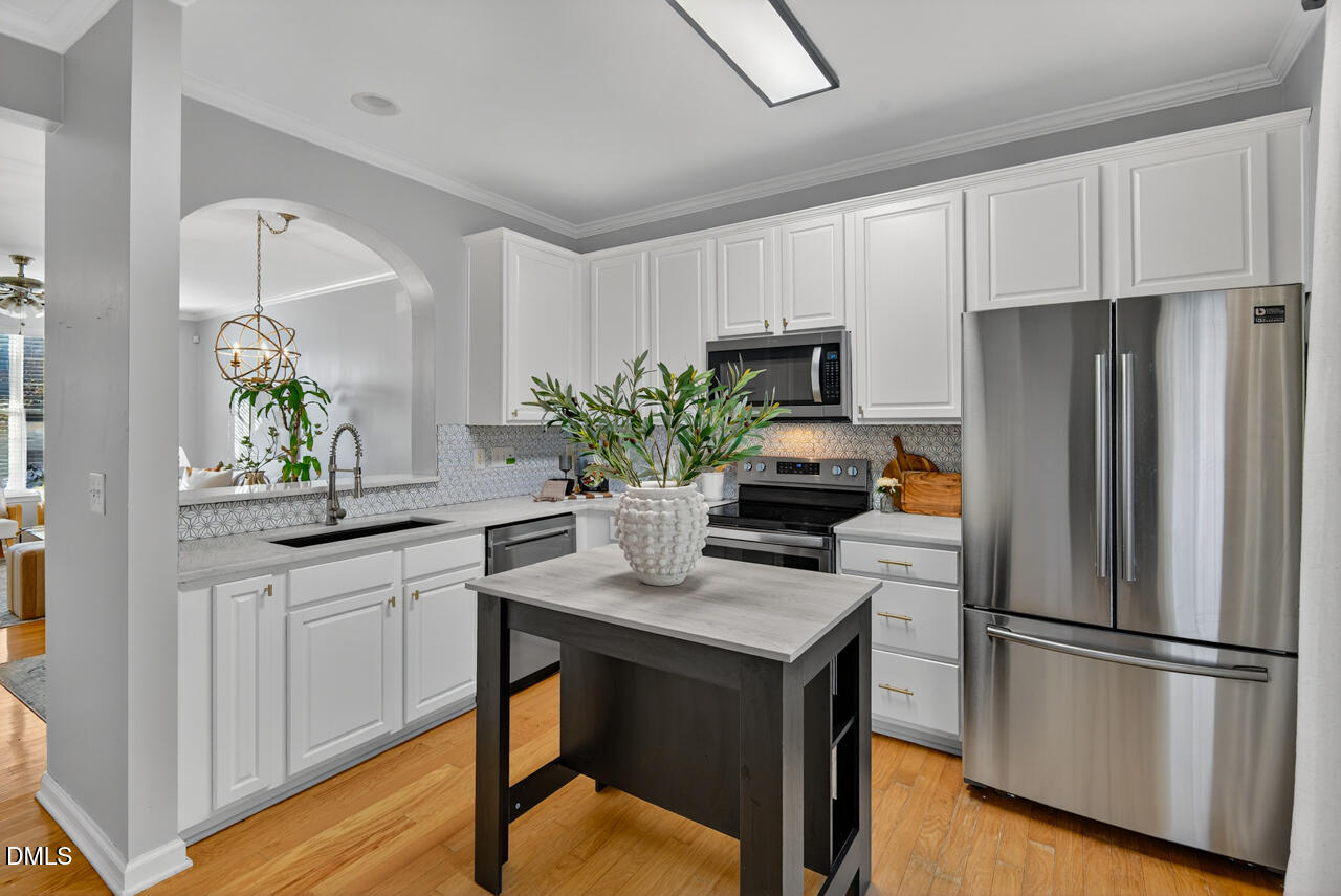 3811 Ramblewood Avenue