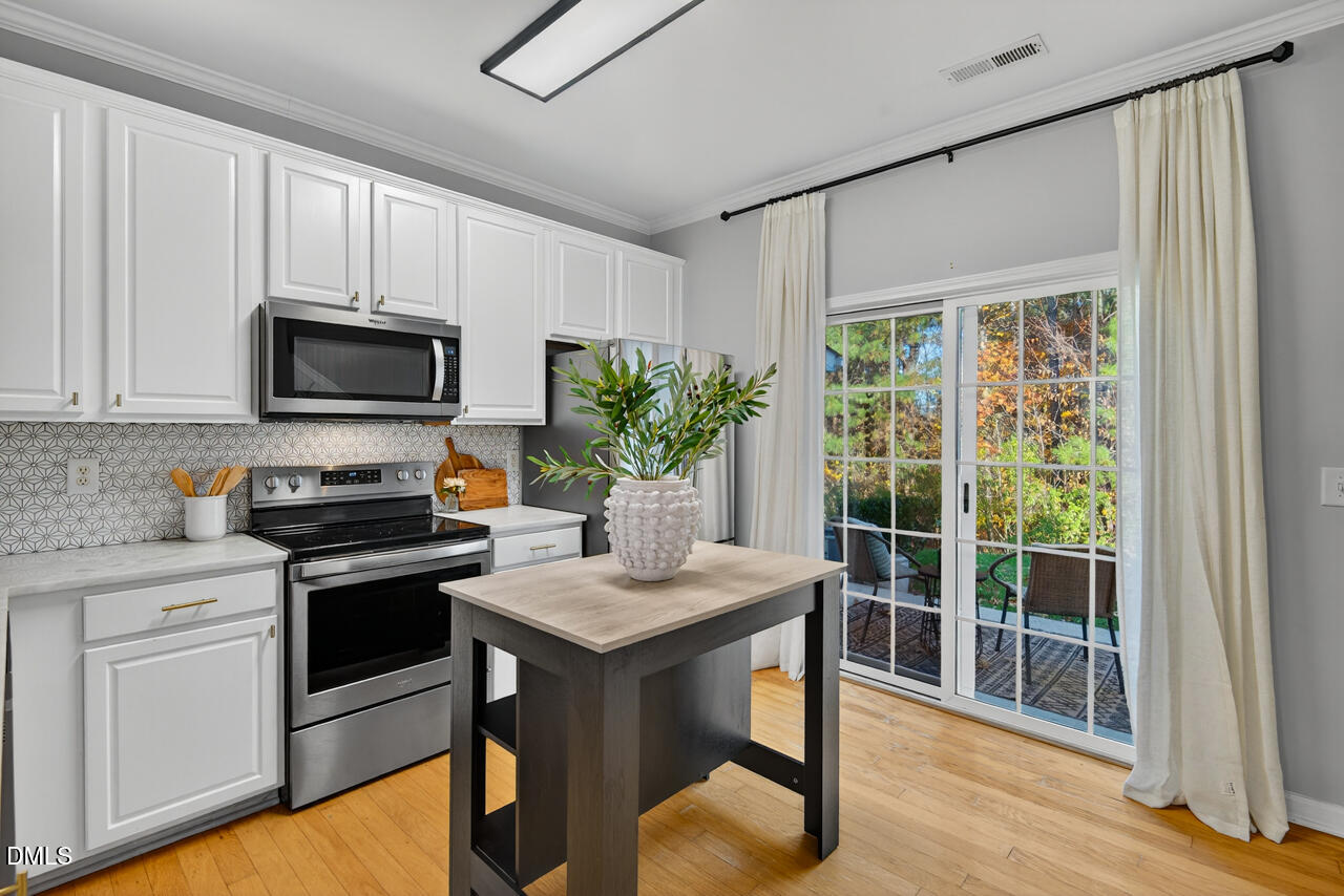 3811 Ramblewood Avenue