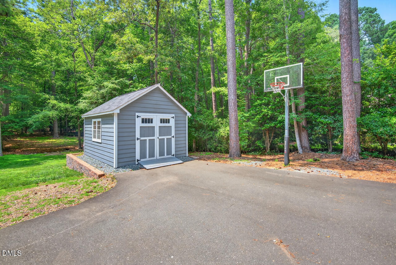 109 Fieldstone Court