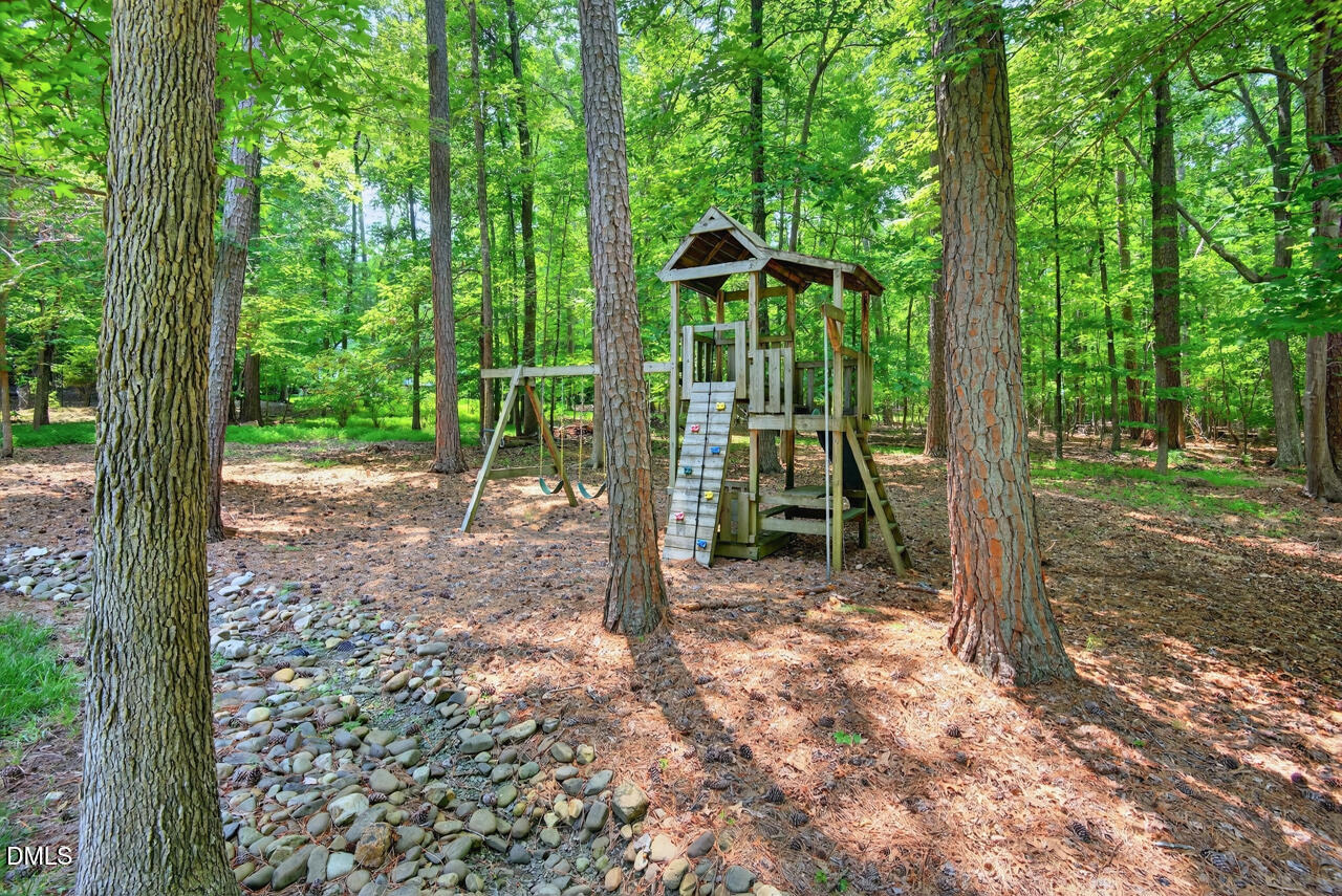 109 Fieldstone Court