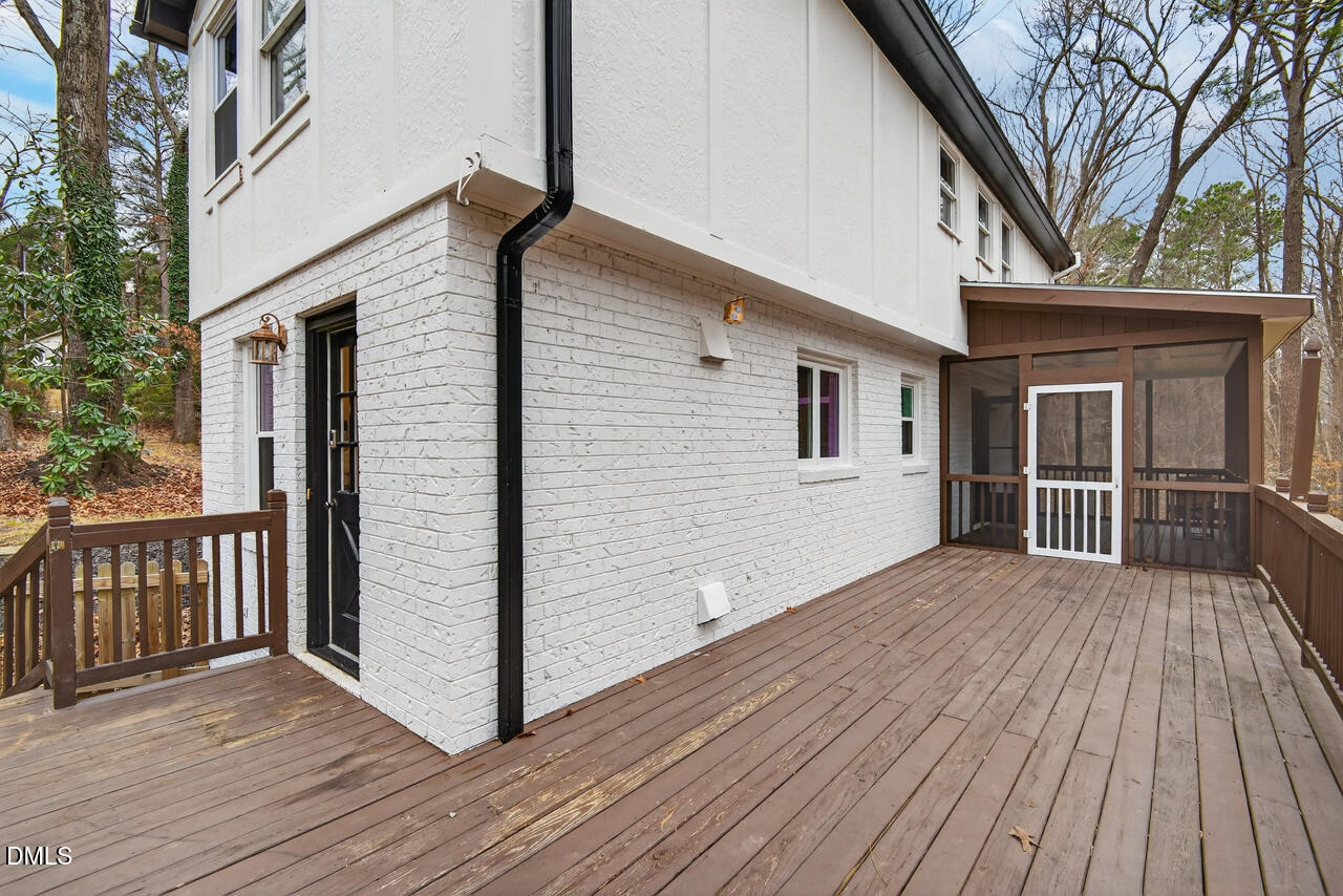 829 Sandlewood Drive