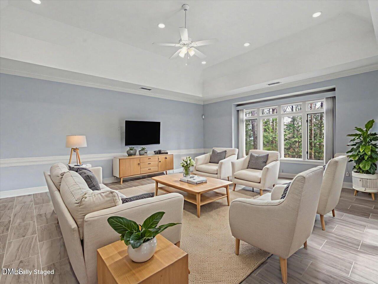 305 Sutherland Court