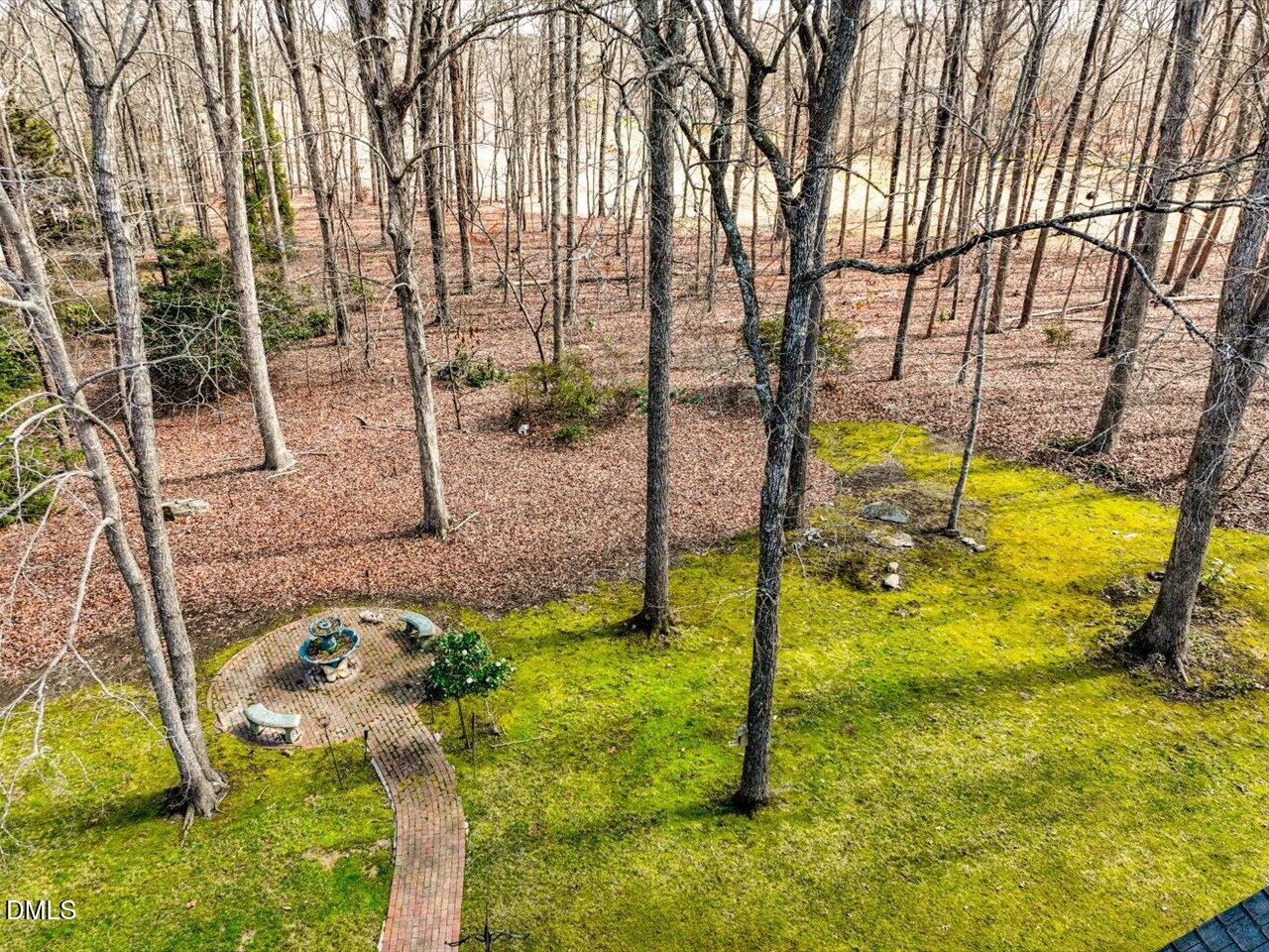 305 Sutherland Court