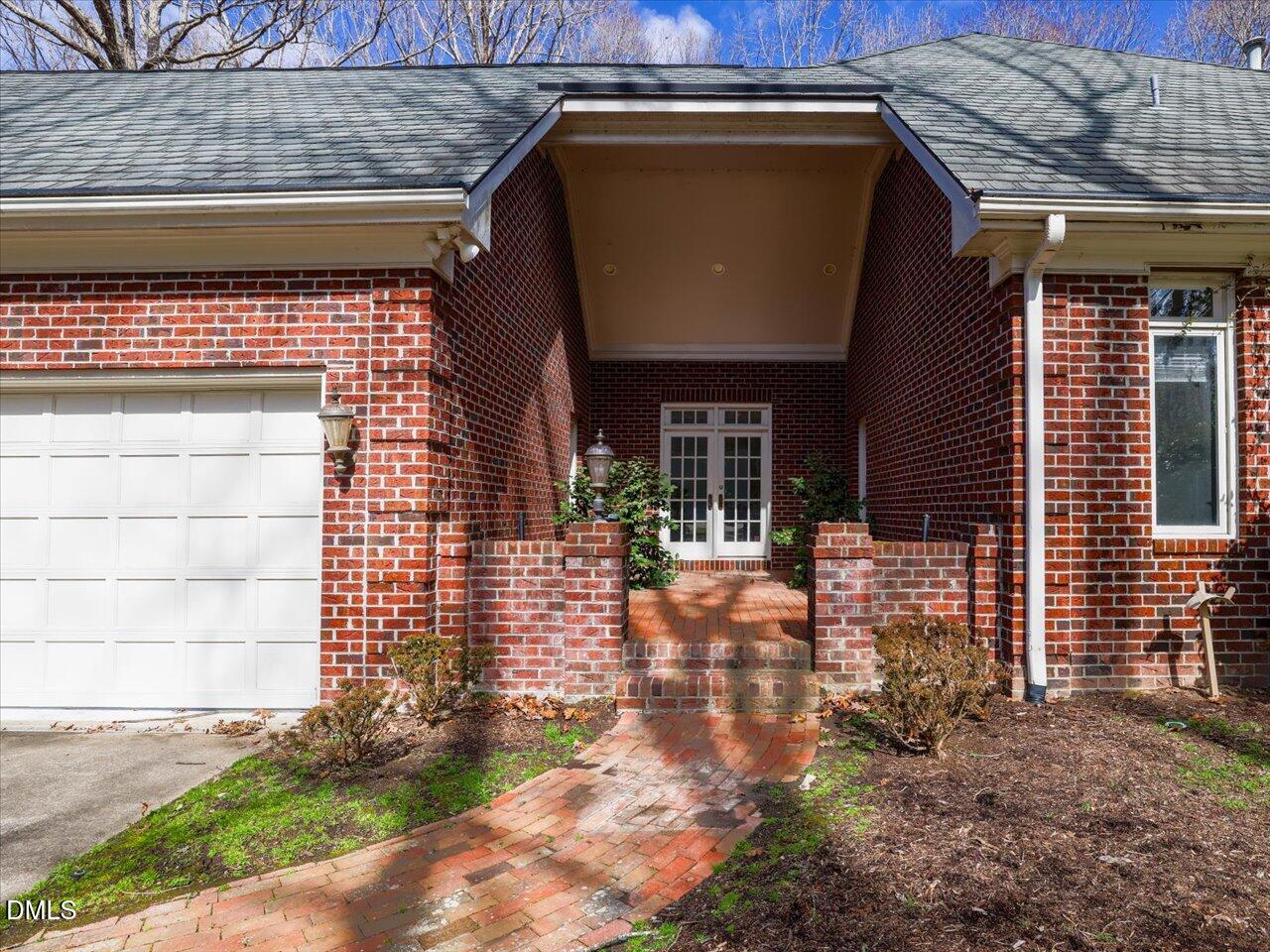 305 Sutherland Court