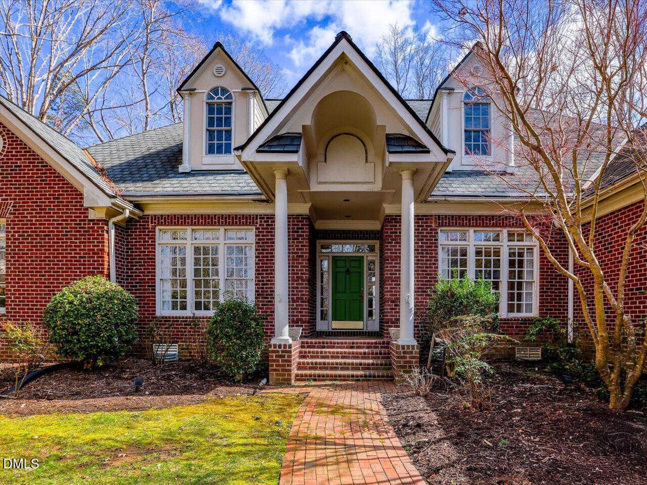 305 Sutherland Court