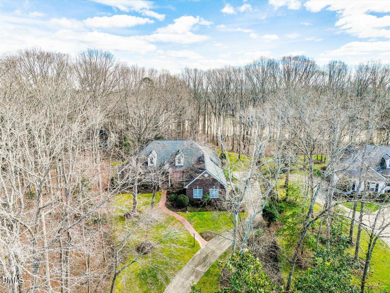 305 Sutherland Court