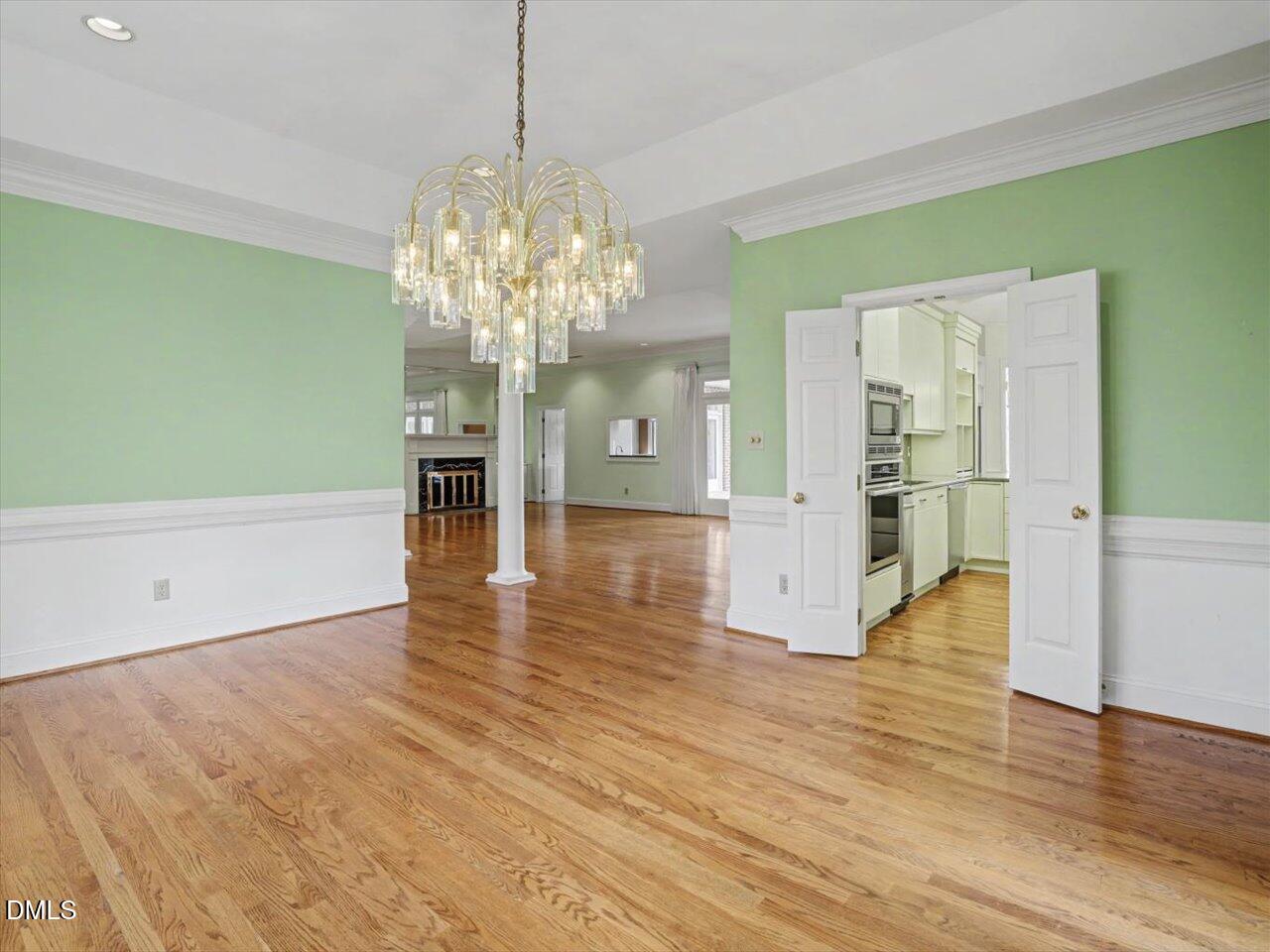 305 Sutherland Court