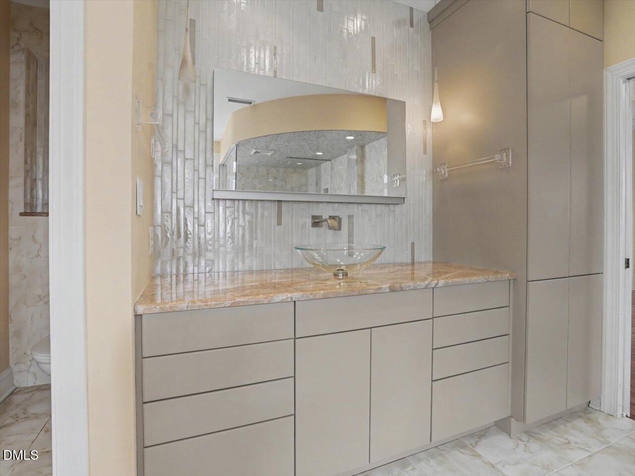 305 Sutherland Court