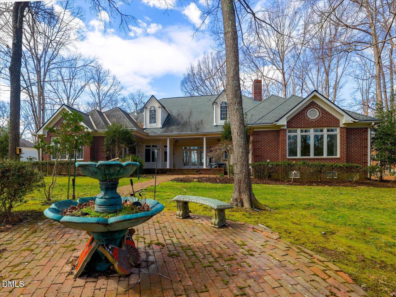 305 Sutherland Court