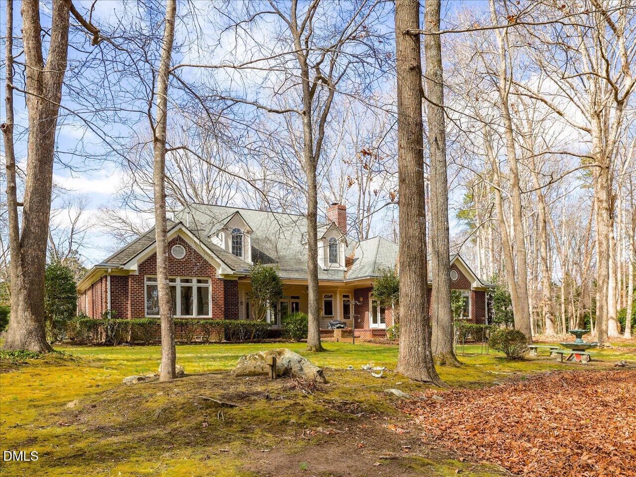 305 Sutherland Court