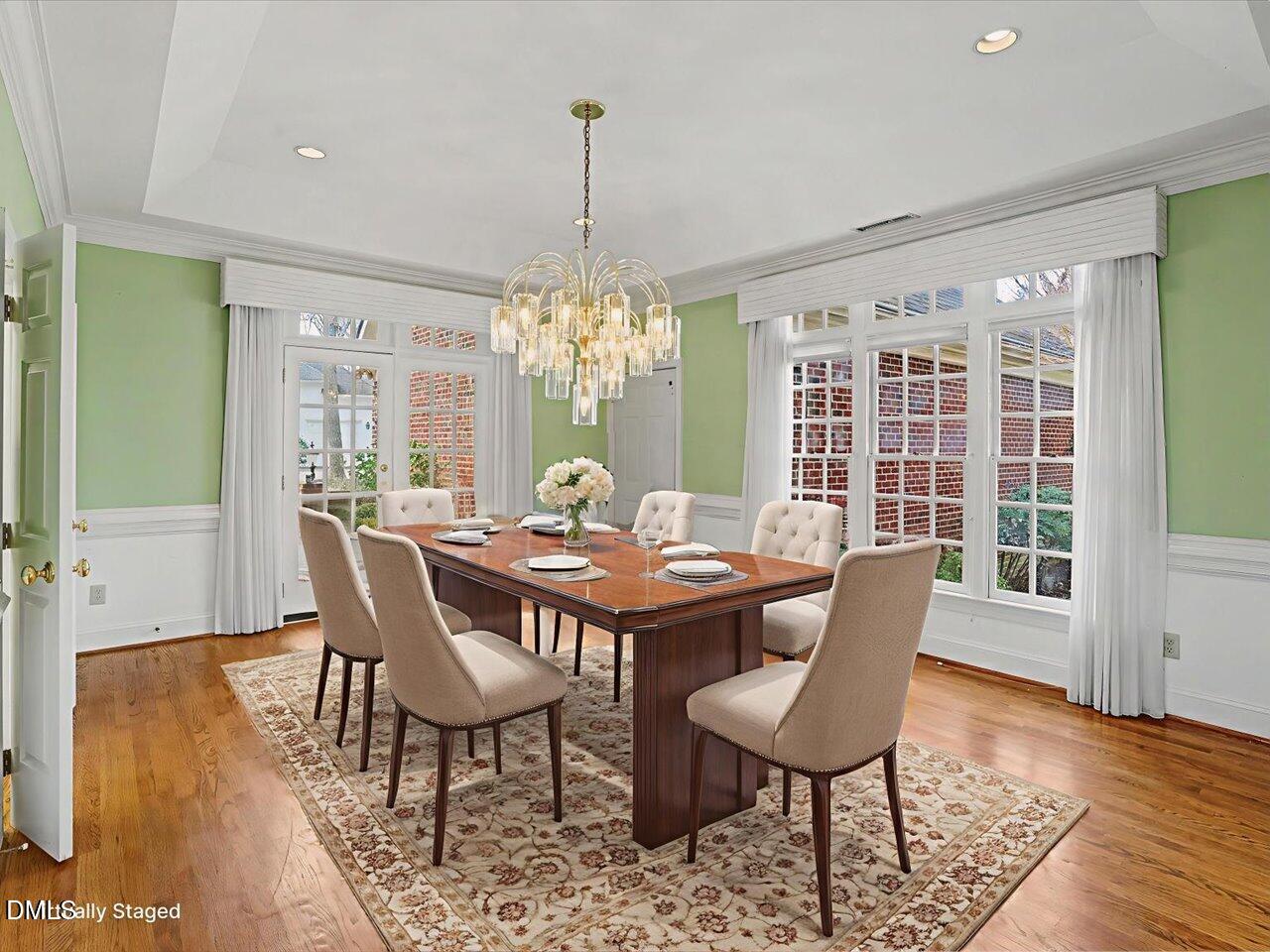 305 Sutherland Court