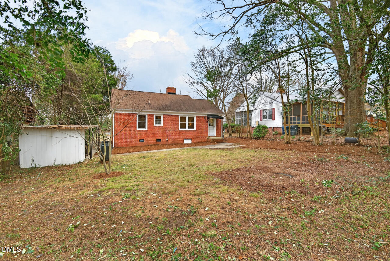 1811 Forest Road
