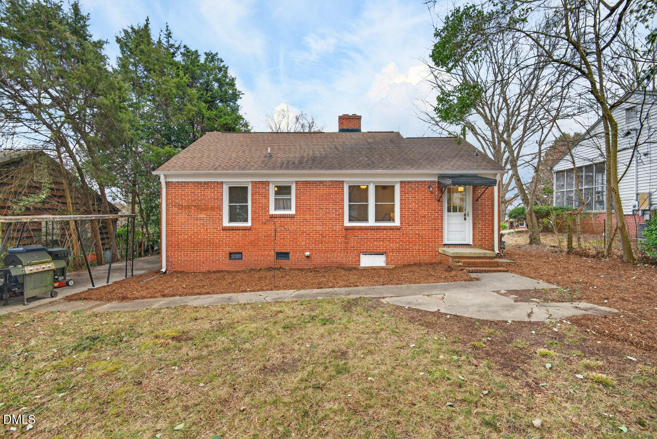 1811 Forest Road