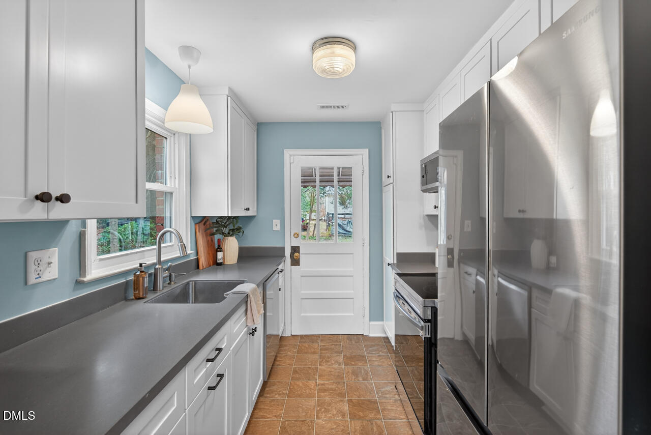 1811 Forest Road