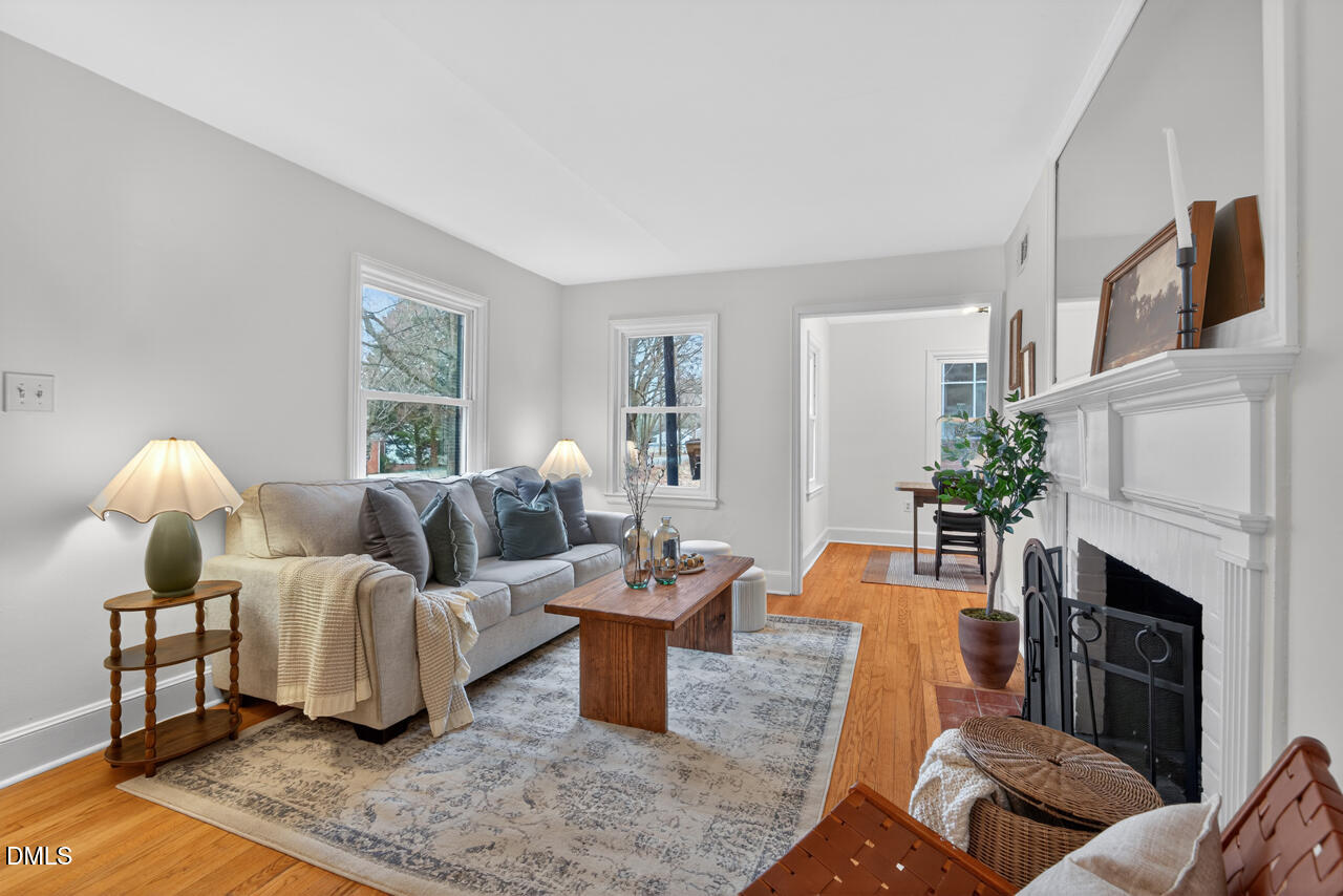 1811 Forest Road