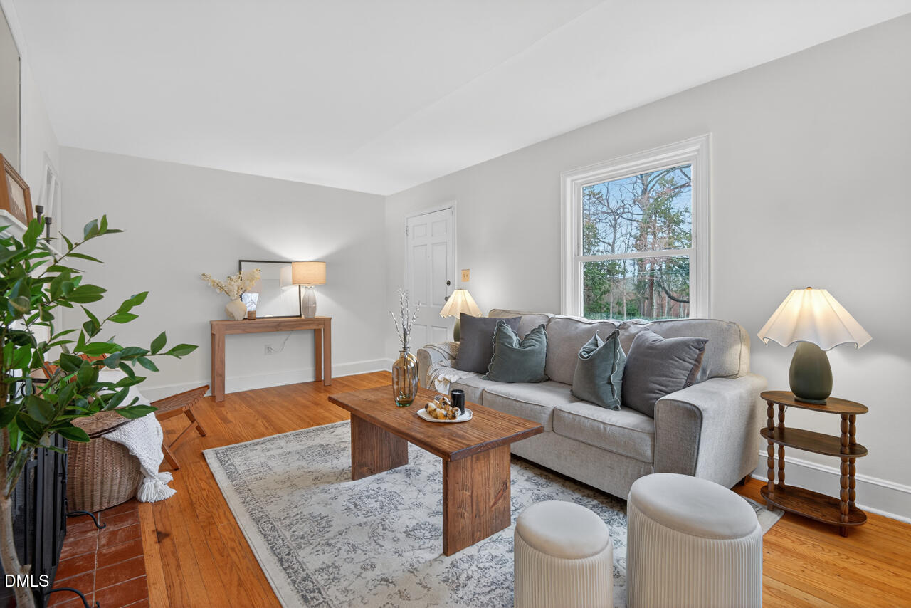 1811 Forest Road