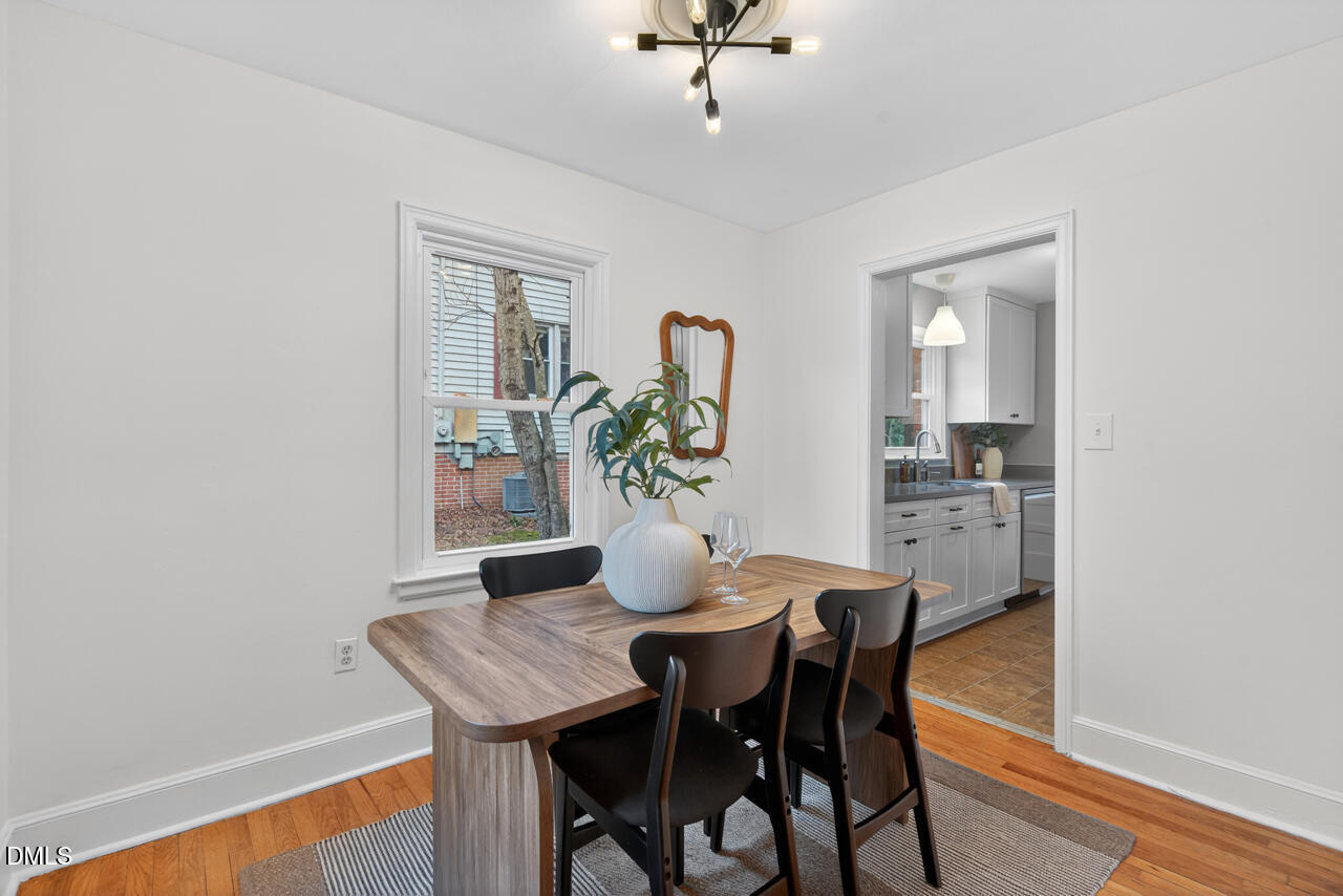 1811 Forest Road