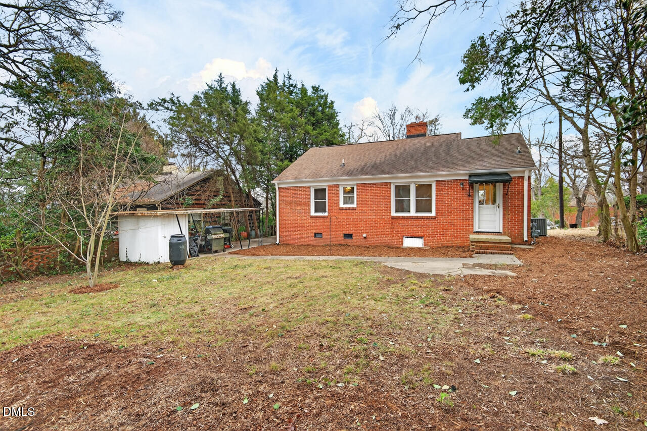 1811 Forest Road