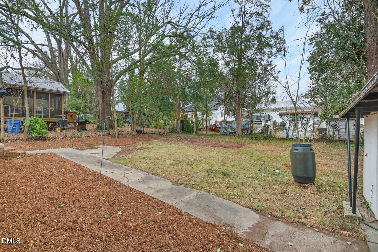 1811 Forest Road
