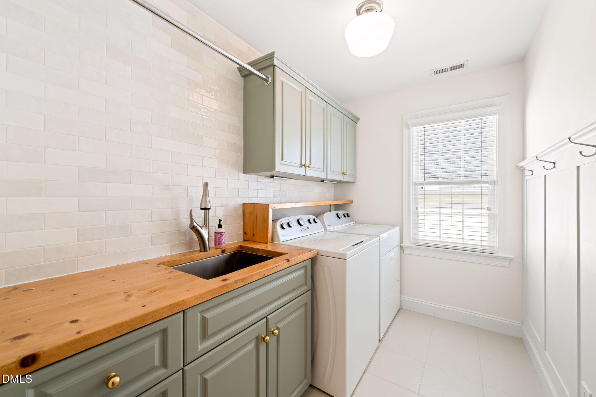 8403 Wheatstone Lane