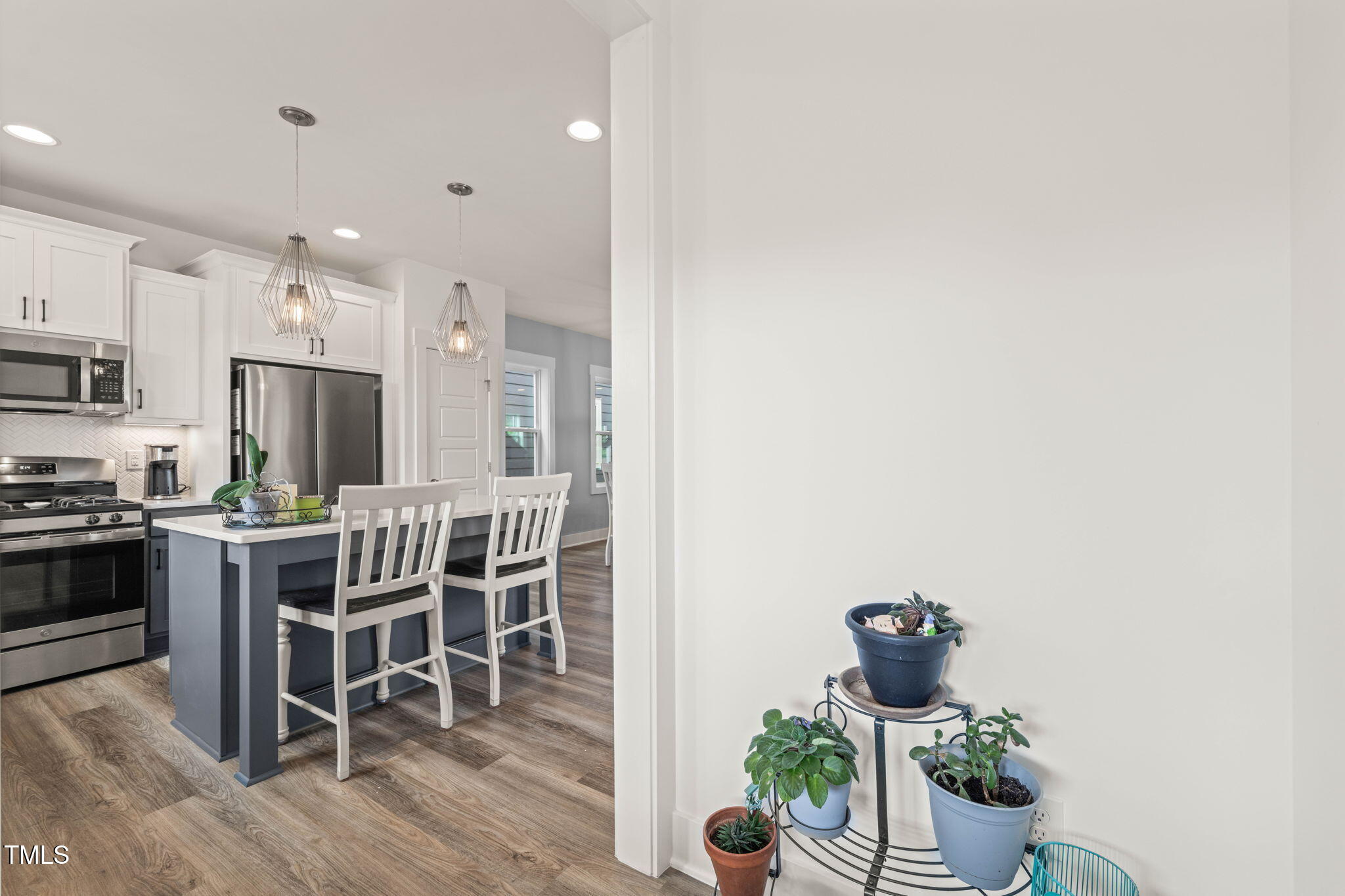 710 Vine Parkway