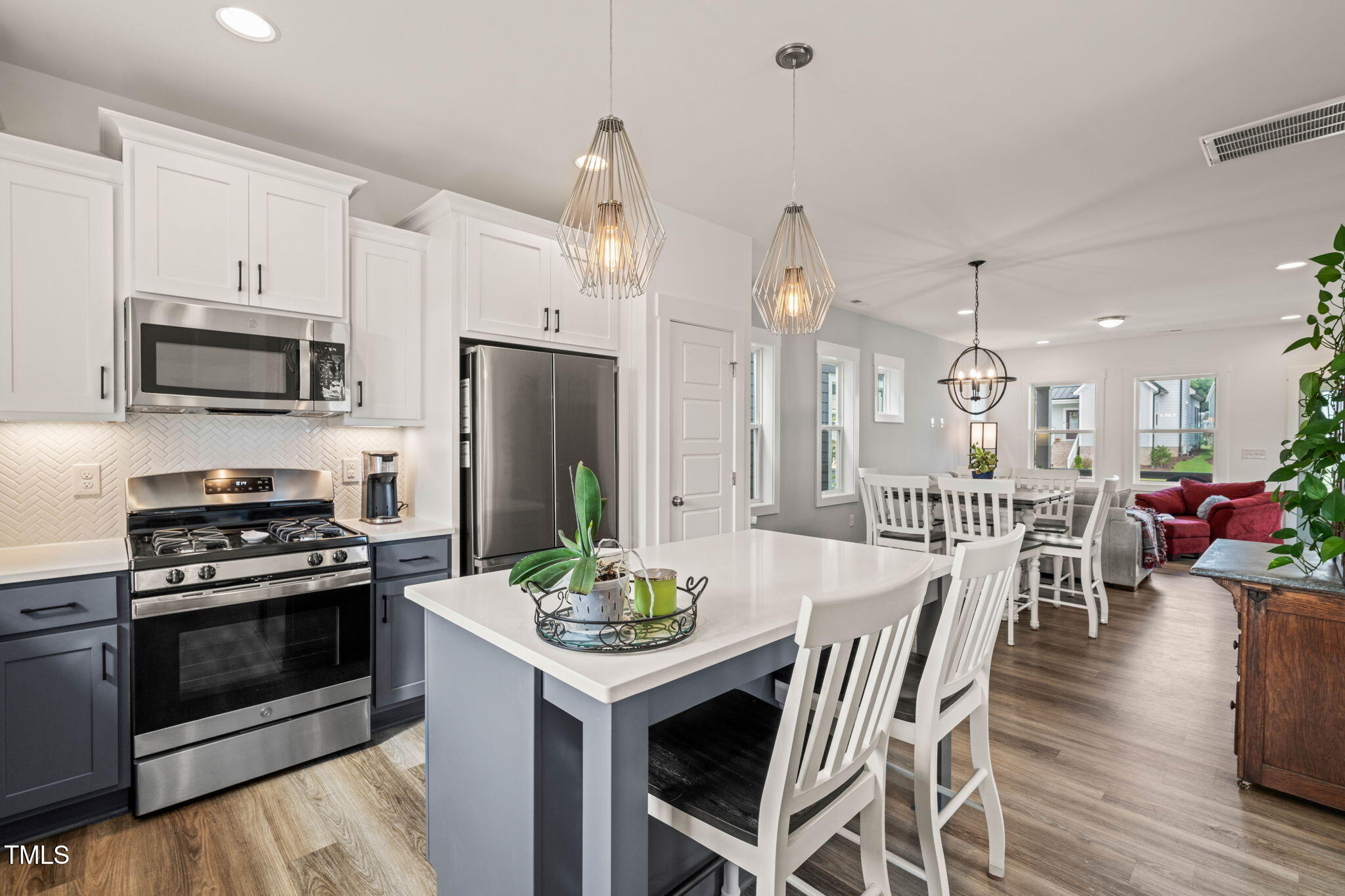 710 Vine Parkway