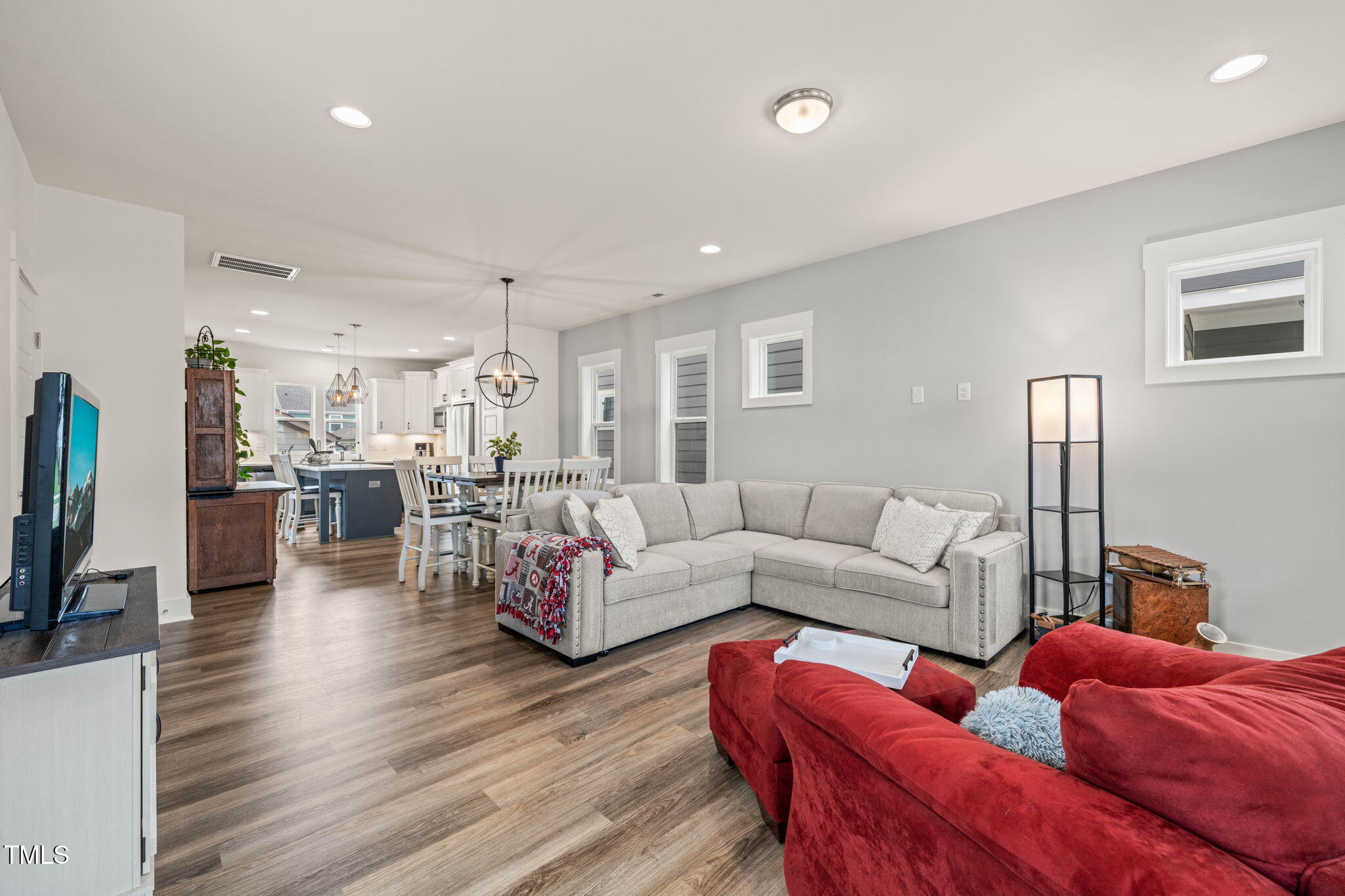 710 Vine Parkway