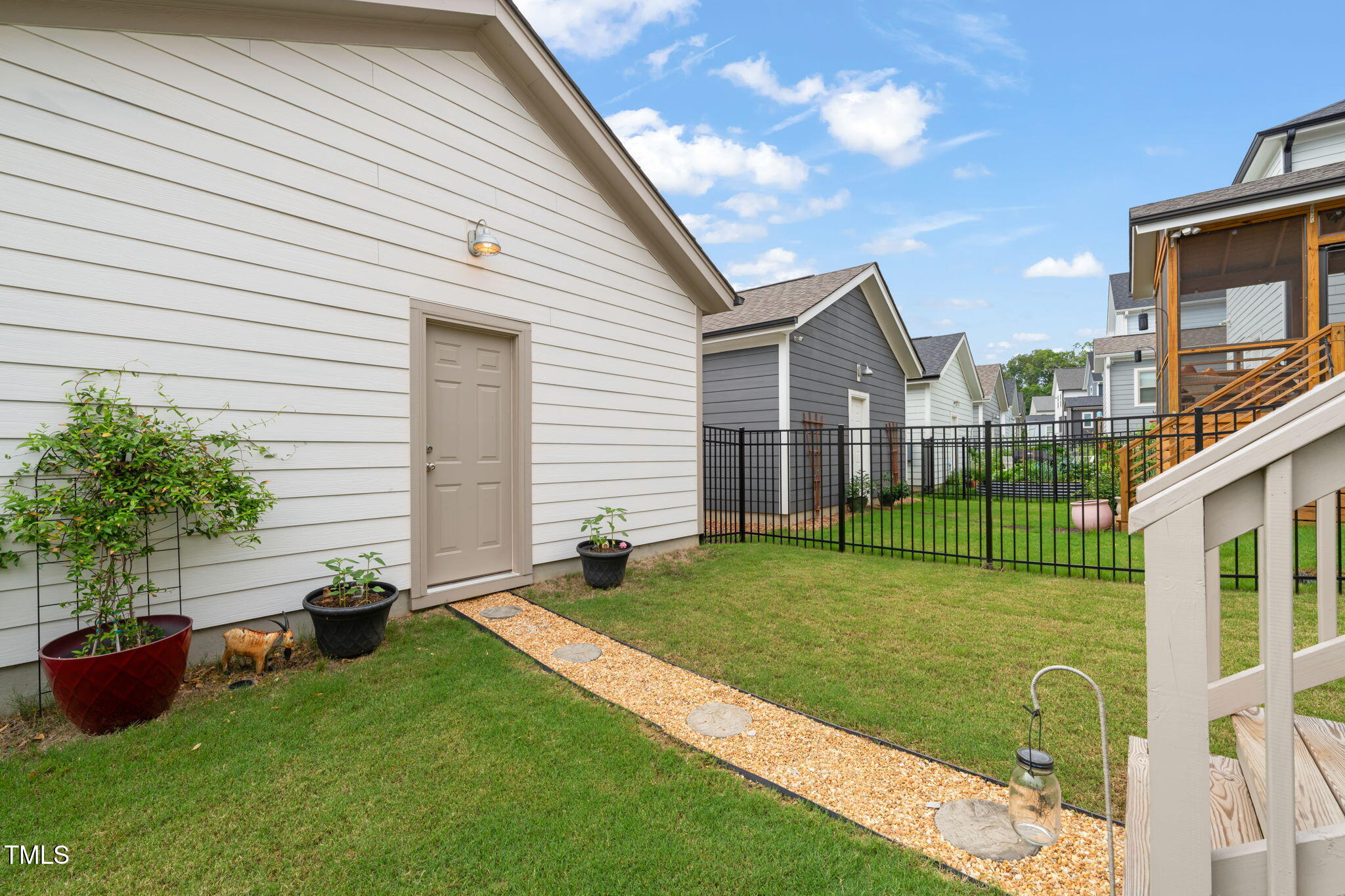 710 Vine Parkway