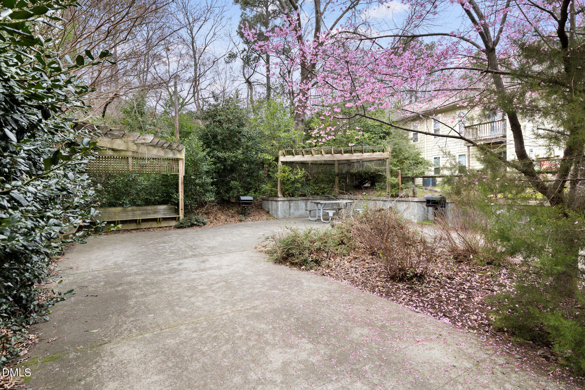 1513 E Franklin Street Unit 123 Unit: Bldg F Unit 123