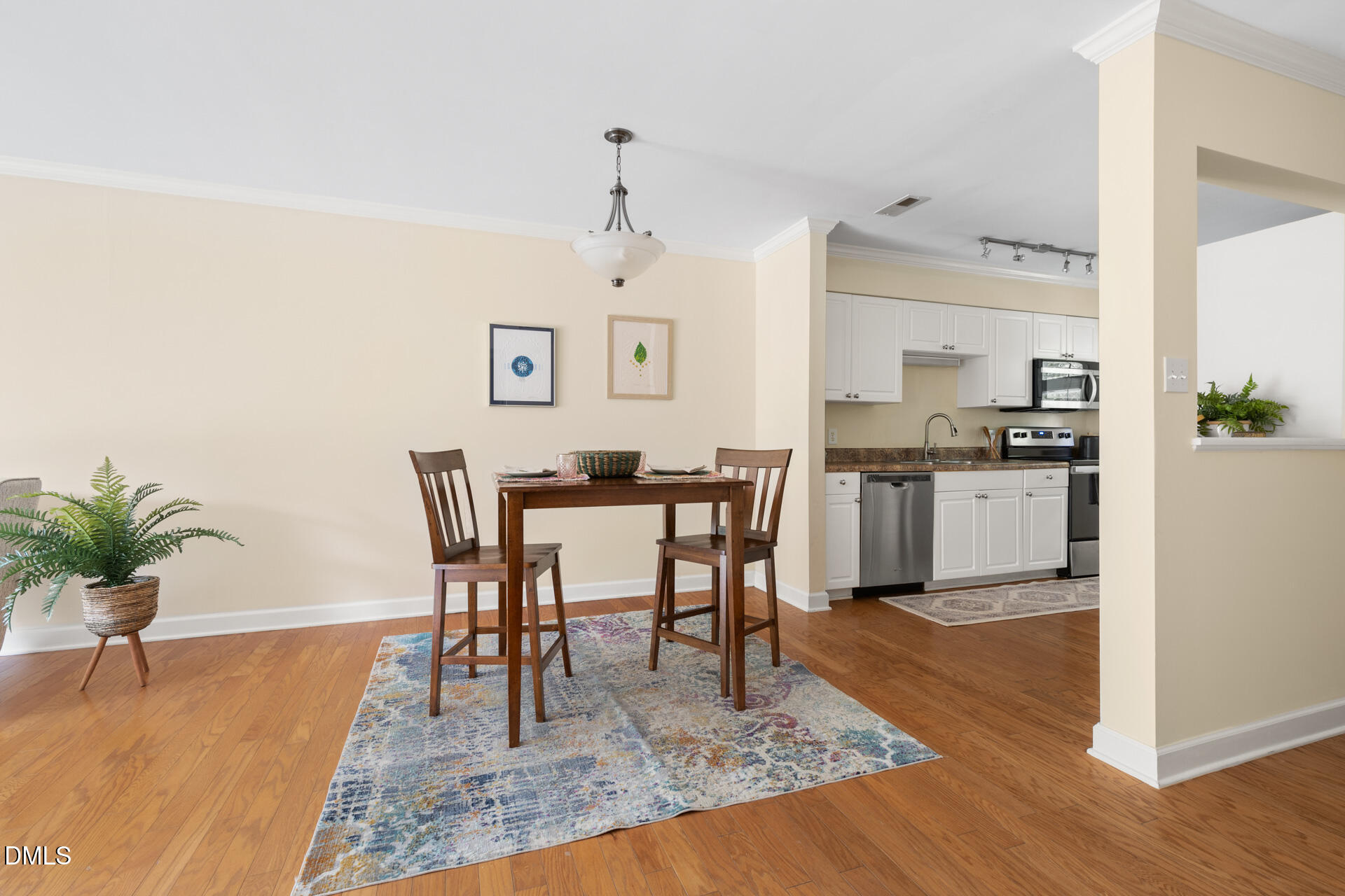 1513 E Franklin Street Unit 123 Unit: Bldg F Unit 123