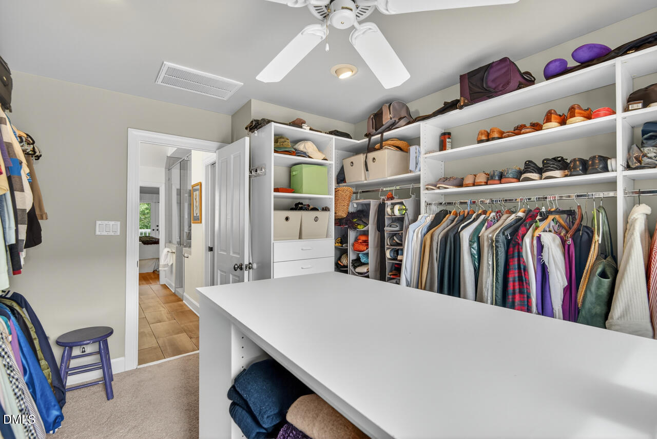 302 Edgewater Circle