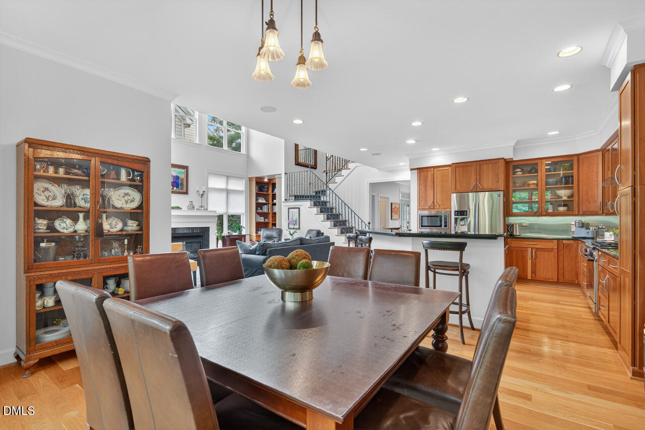 302 Edgewater Circle