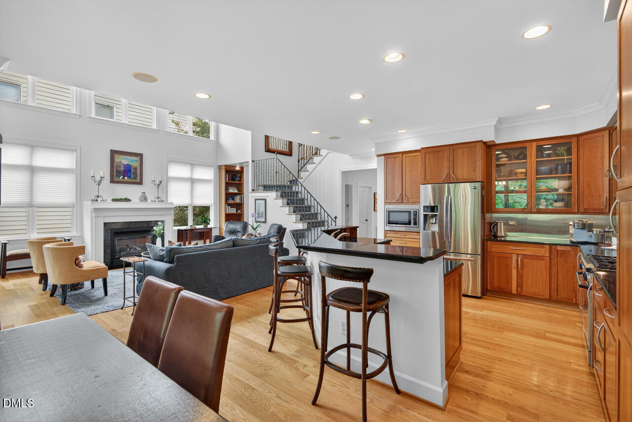 302 Edgewater Circle