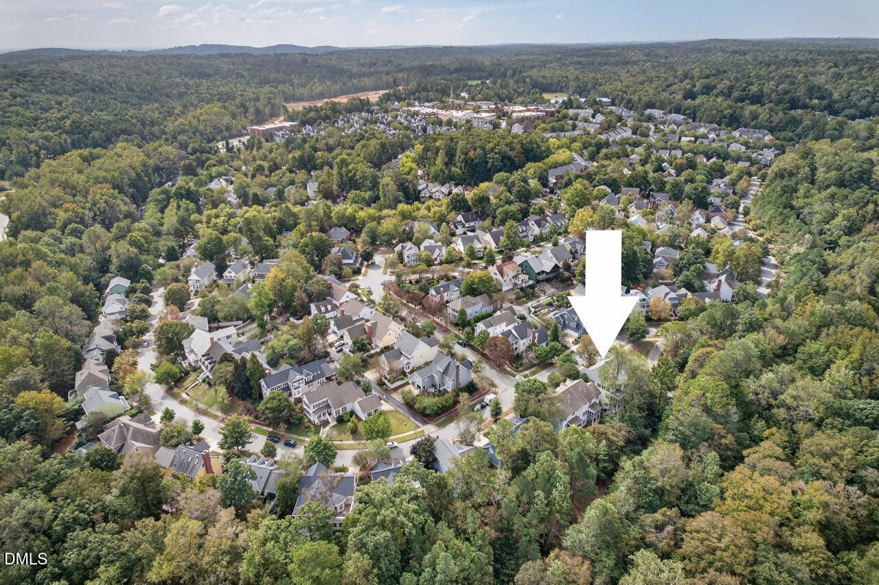 302 Edgewater Circle