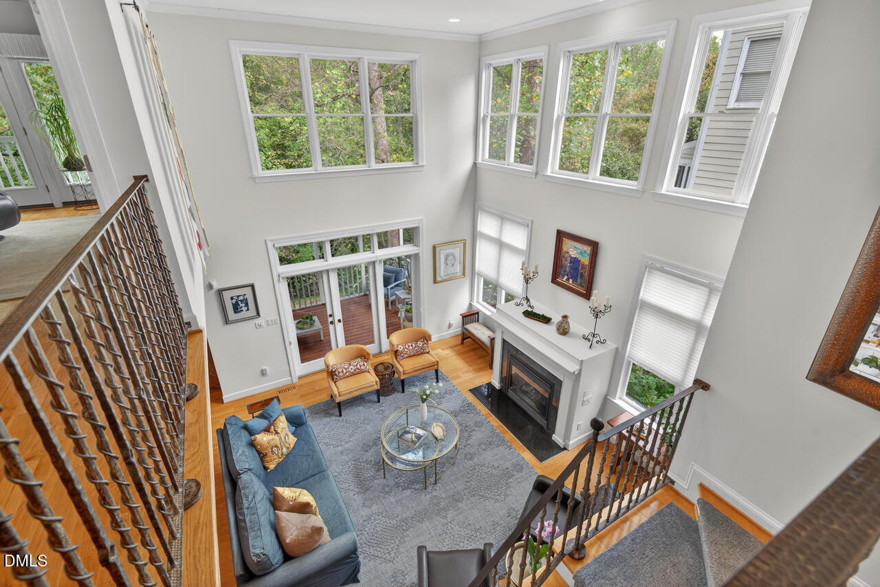 302 Edgewater Circle