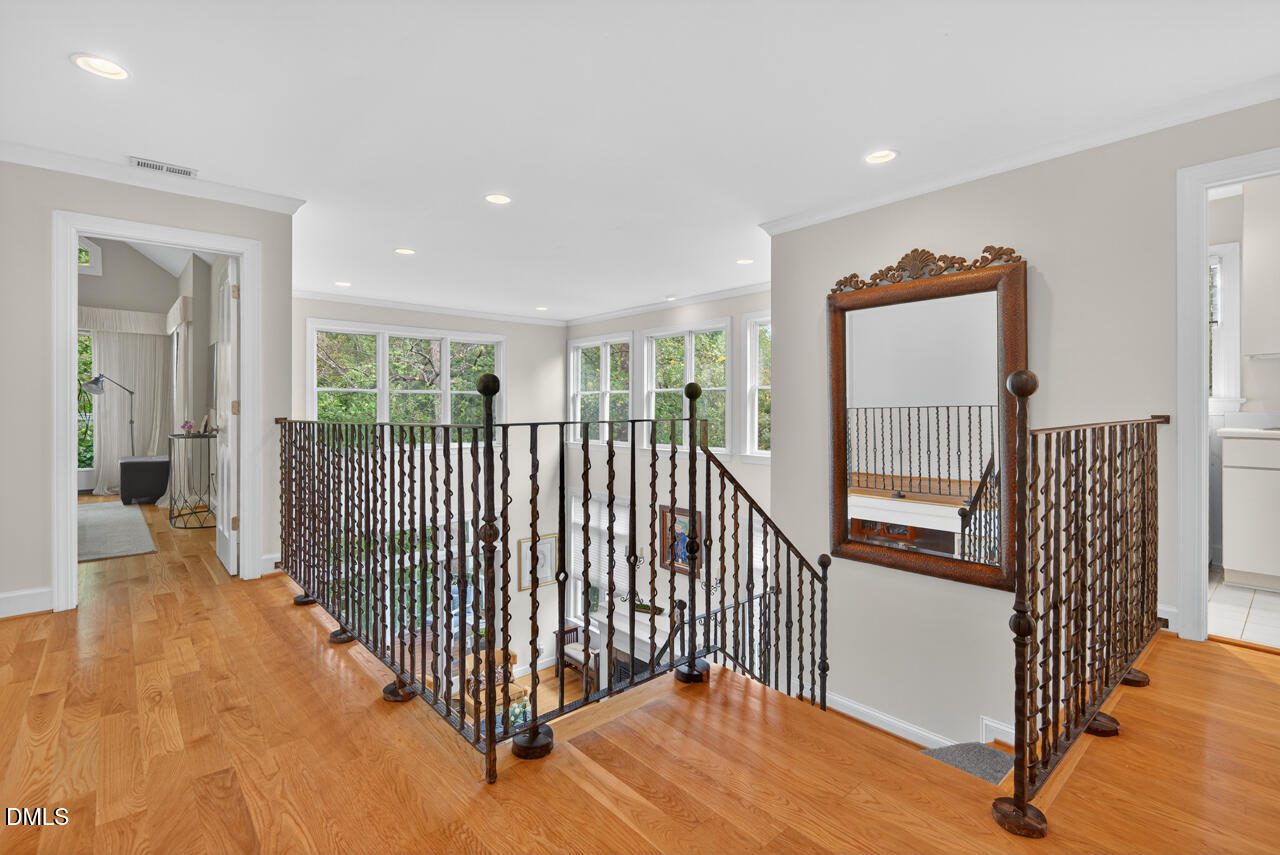 302 Edgewater Circle