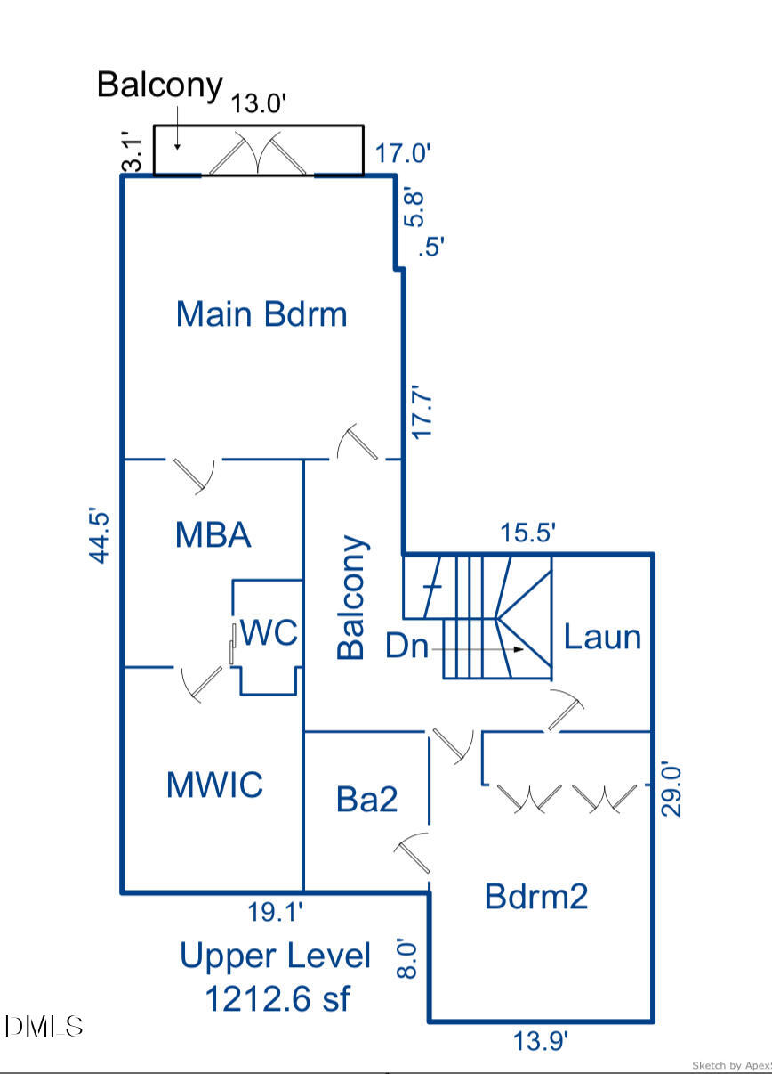 302 Edgewater Circle