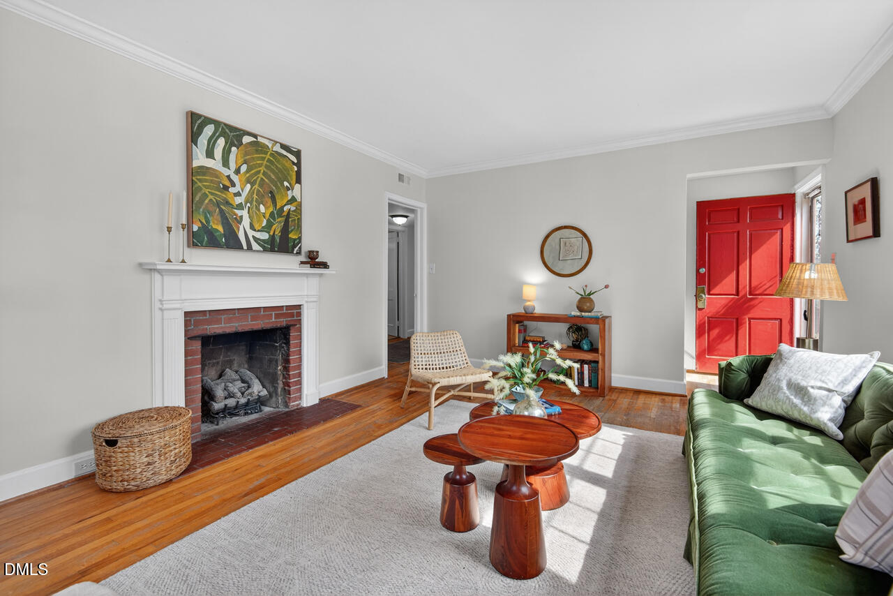 2020 Pershing Street