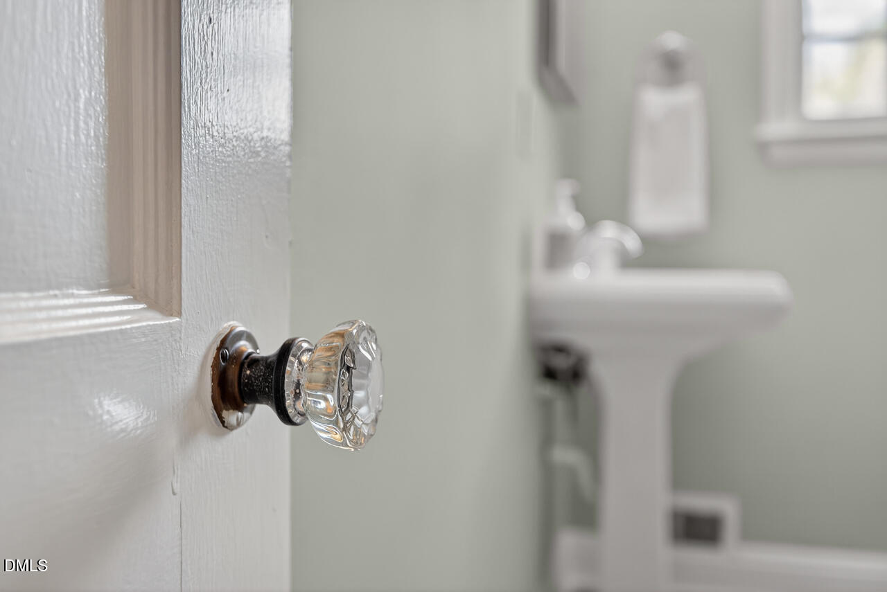 2020 Pershing Street