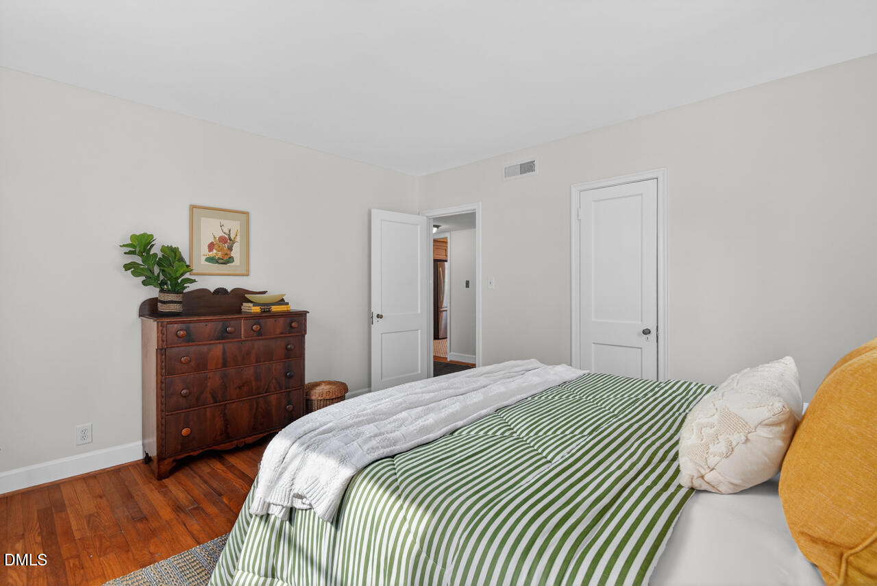 2020 Pershing Street