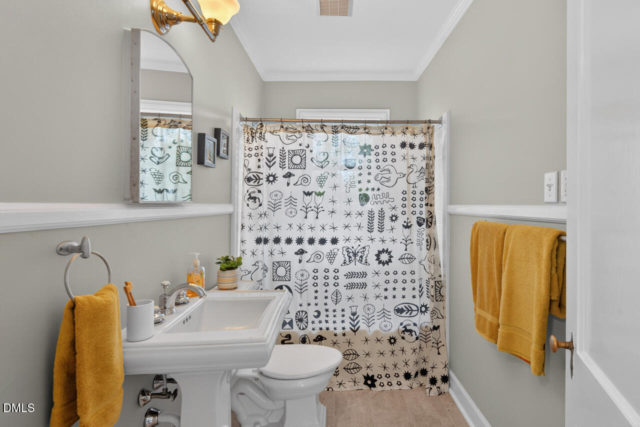 2020 Pershing Street