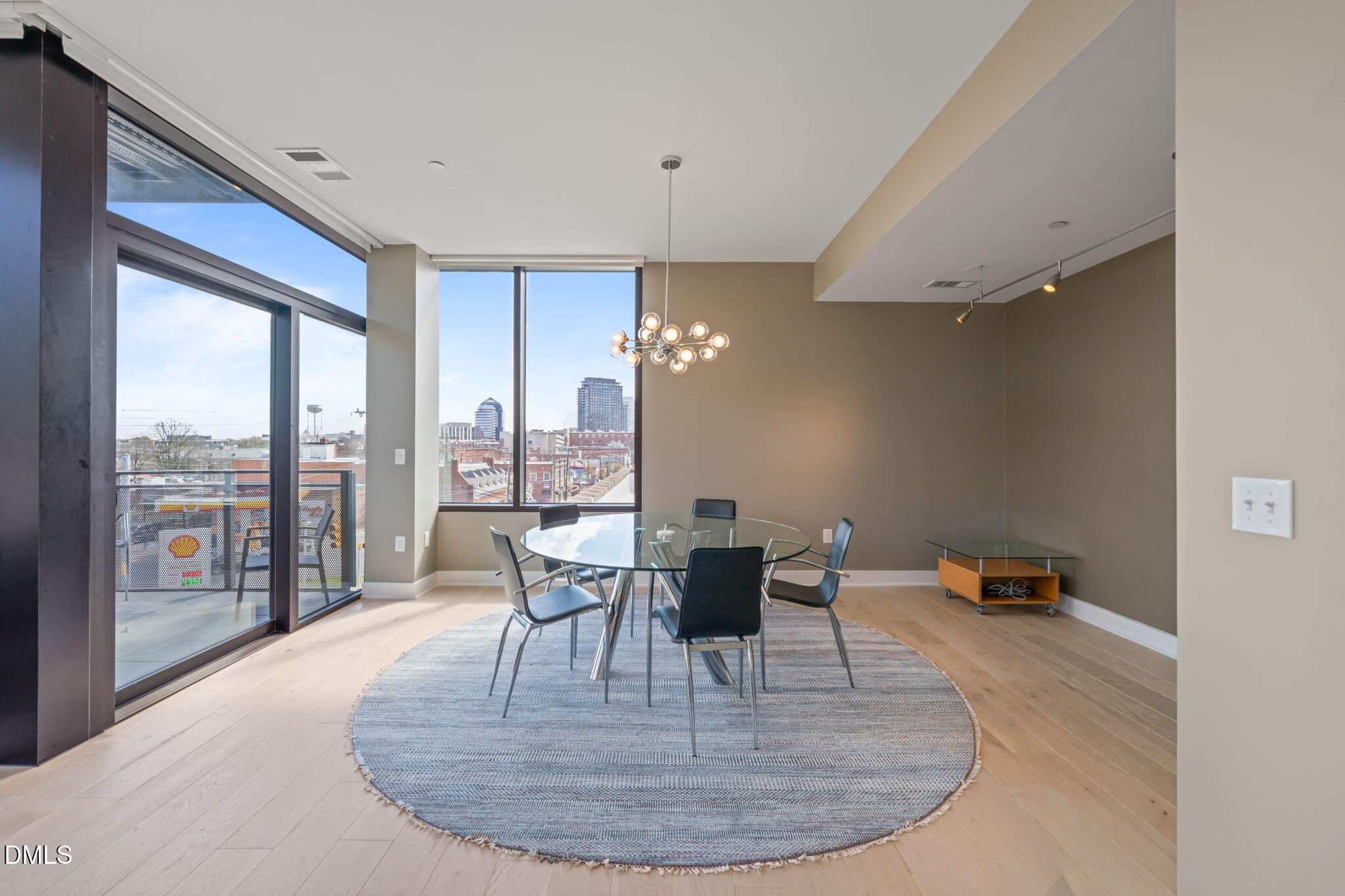 1105 W Main # 303