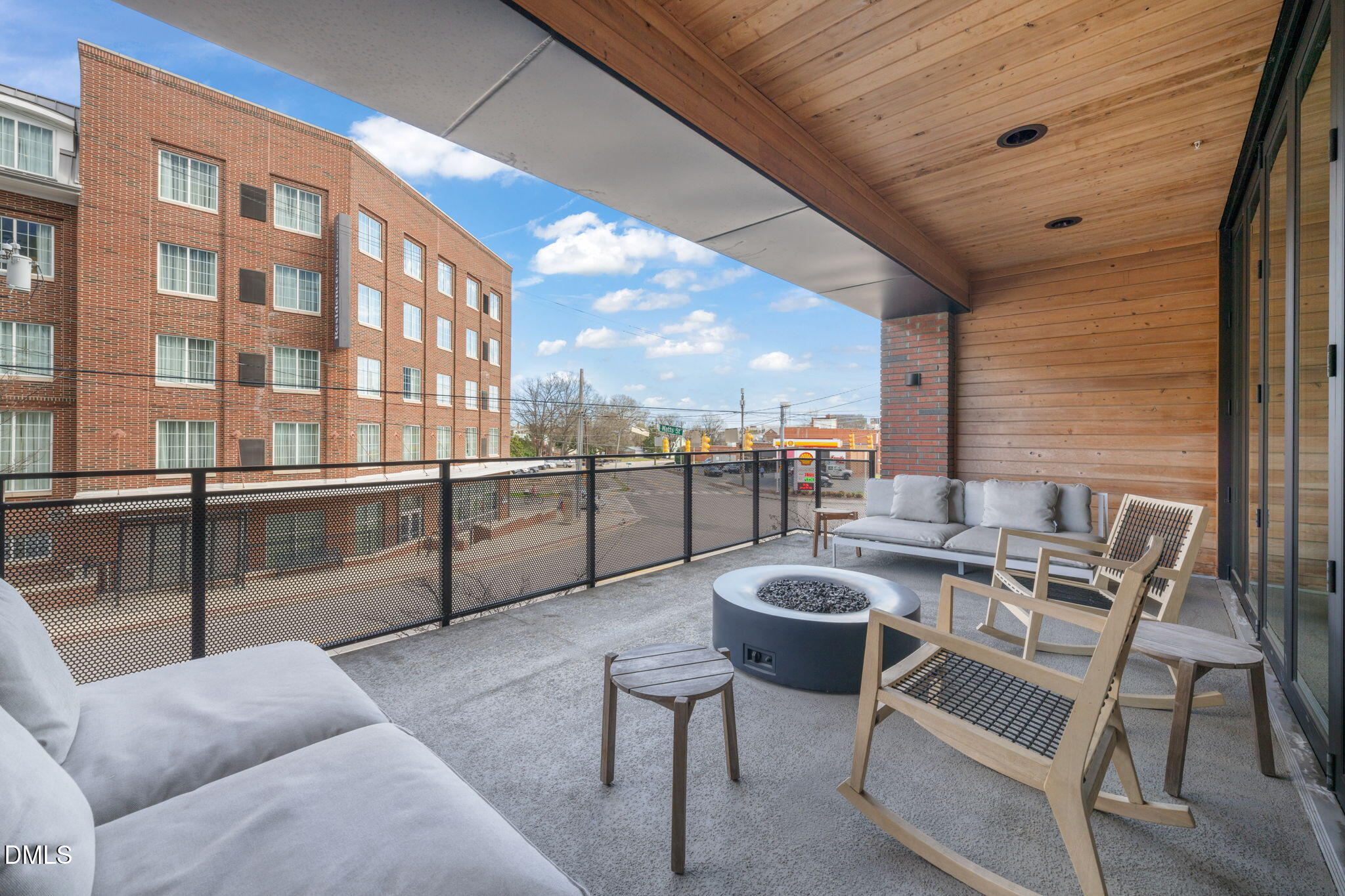 1105 W Main # 303