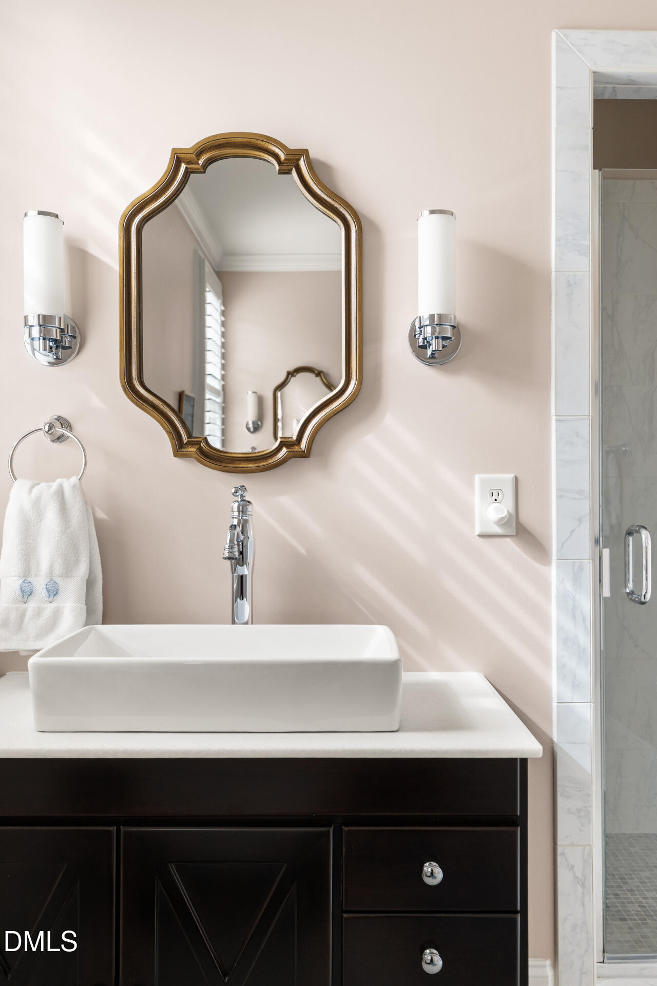 400 E Winmore Avenue